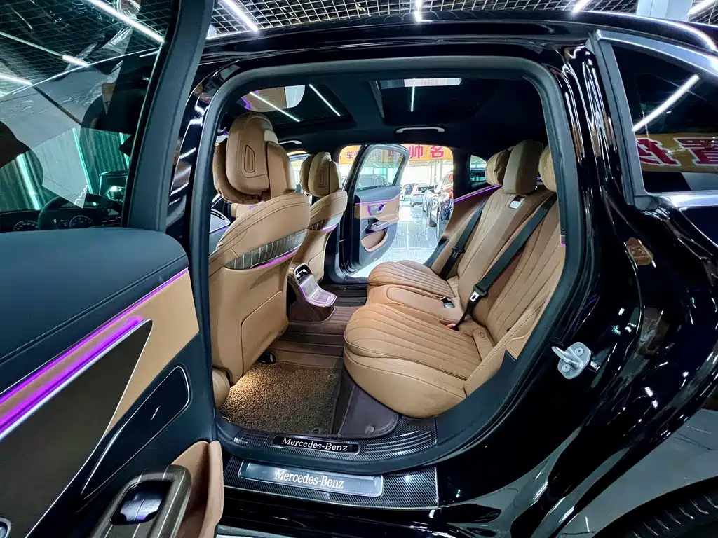 Mercedes-Benz E-Class — миниатюра 13