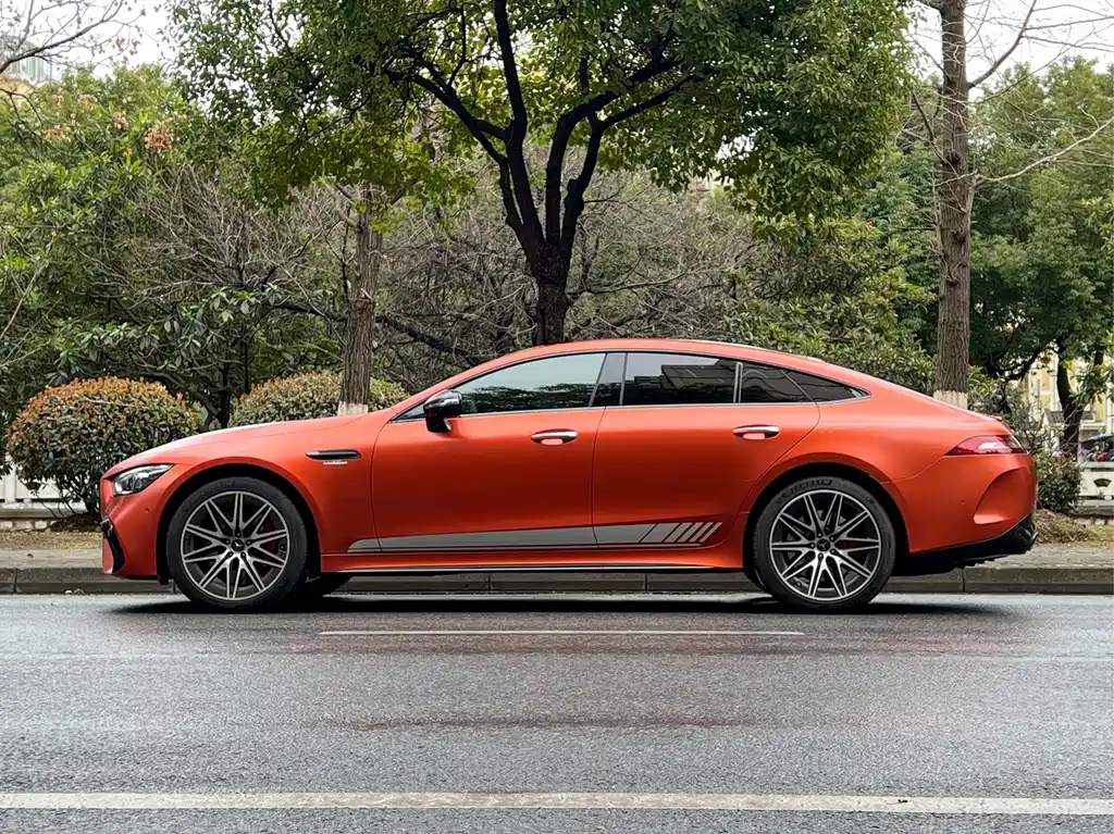 MERCEDES-BENZ AMG GT