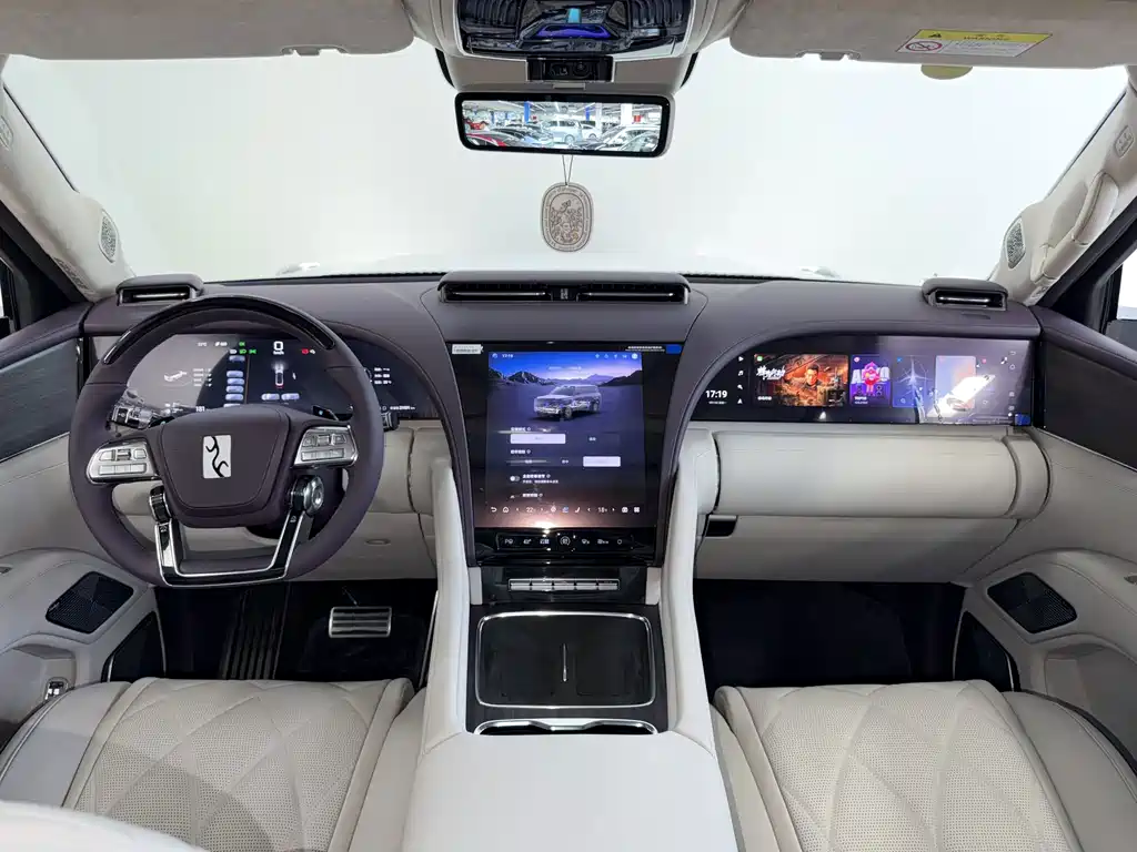 Yangwang Yangwang U8 L — миниатюра 17