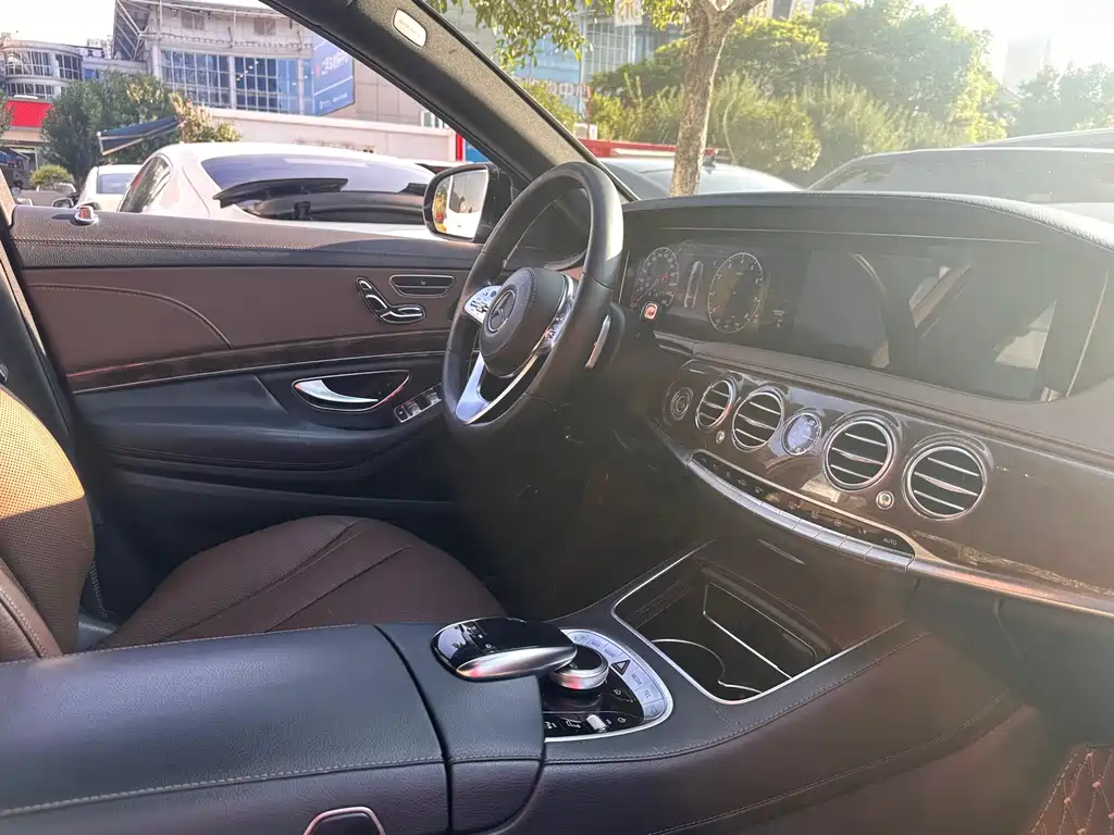 Mercedes-Benz S-Class — миниатюра 10