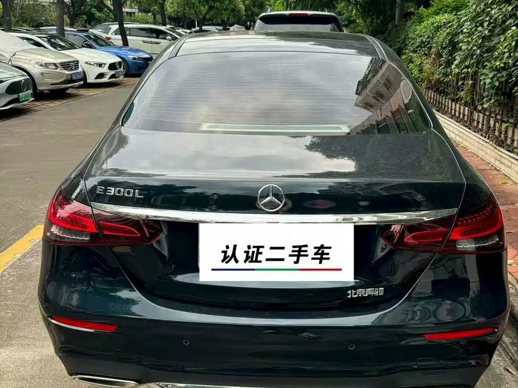 Mercedes-Benz E-Class — миниатюра 2
