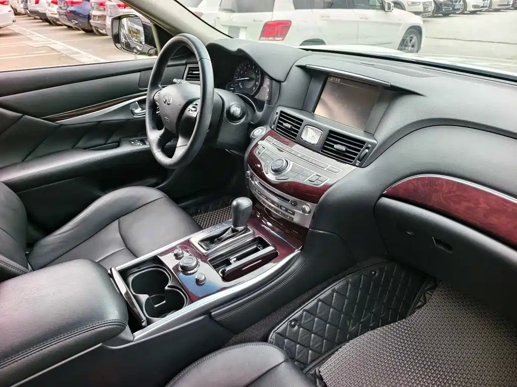 Infiniti Q70 — миниатюра 18