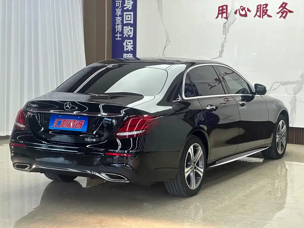 Mercedes-Benz E-Class — миниатюра 5