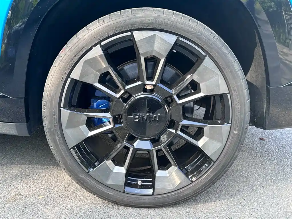 BMW XM — миниатюра 18