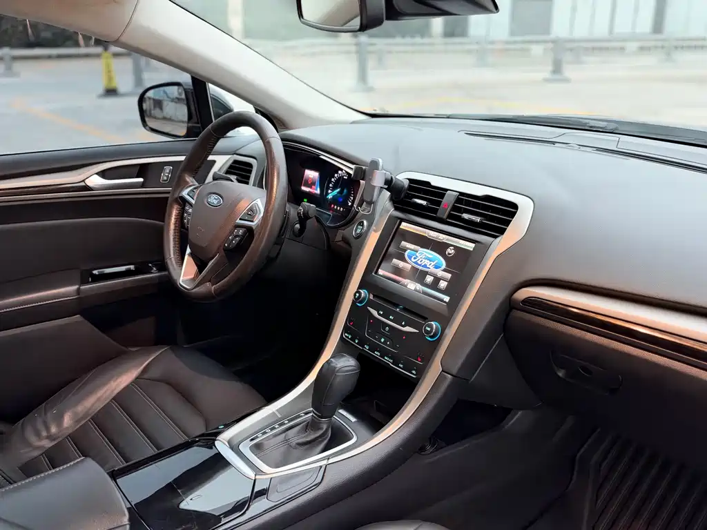 Ford Mondeo — миниатюра 16