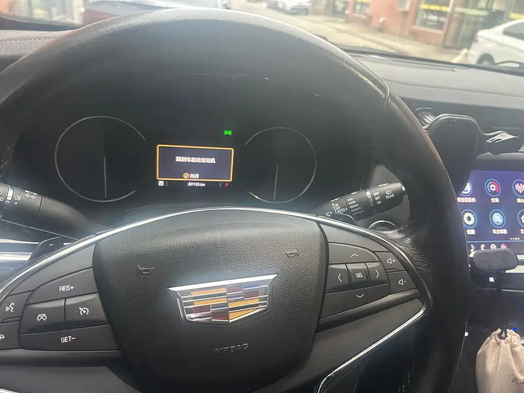 Cadillac XT5 — миниатюра 6