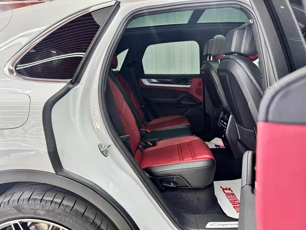 Porsche Cayenne — миниатюра 20