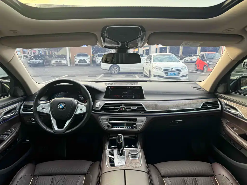 BMW 7 Series 7 2016 740Li Lead