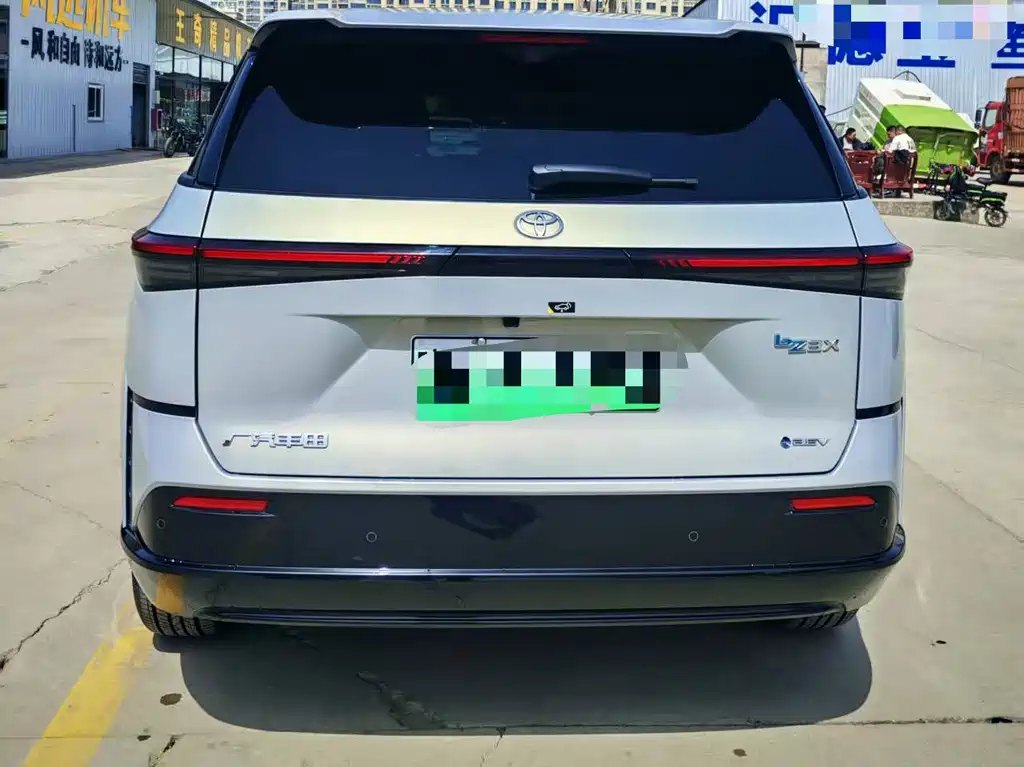 TOYOTA PLATINUM WISDOM 3X