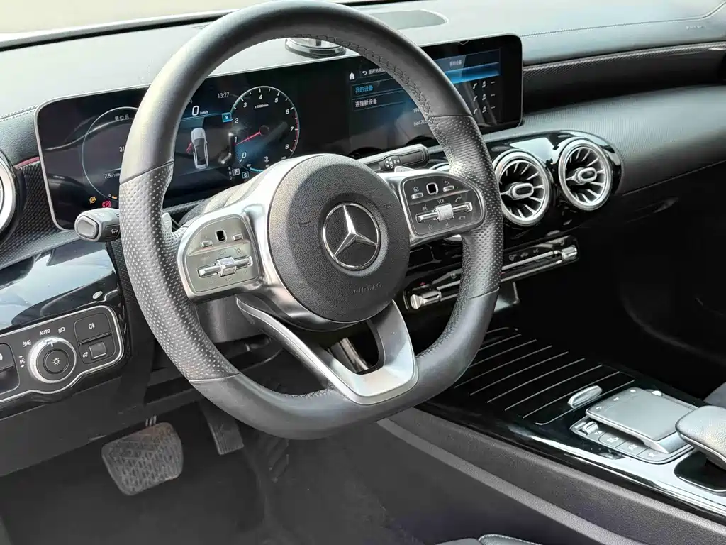 Mercedes-Benz A-Class — миниатюра 3