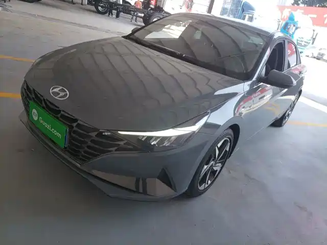 HYUNDAI ELANTRA