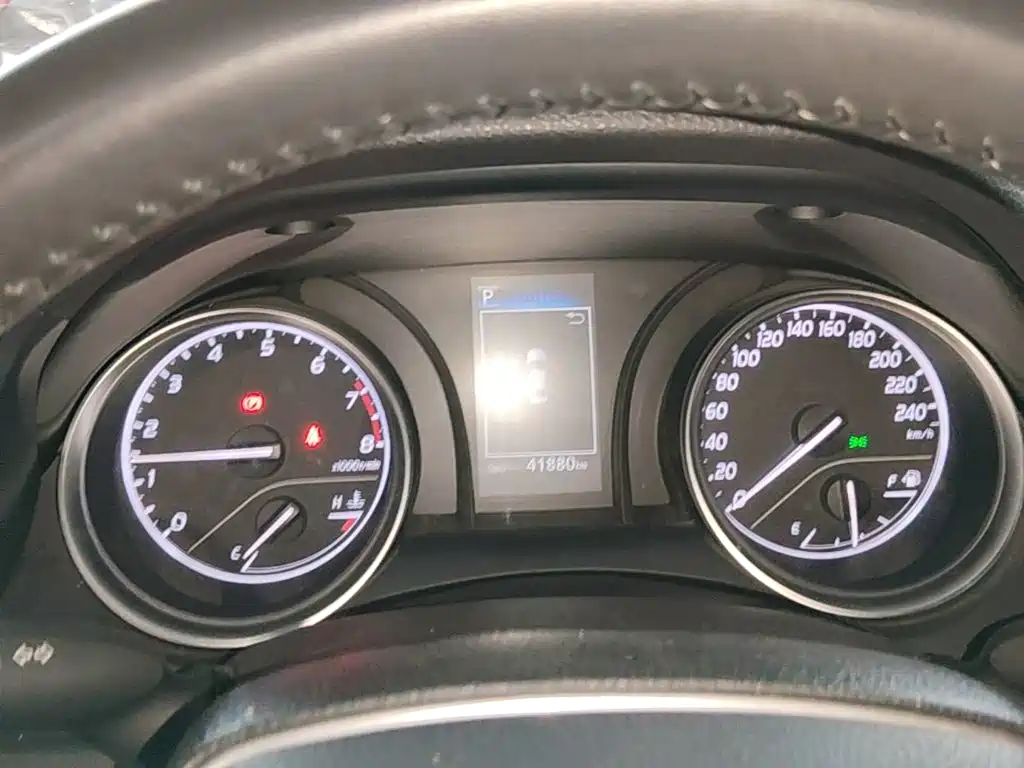 Toyota Camry — миниатюра 12