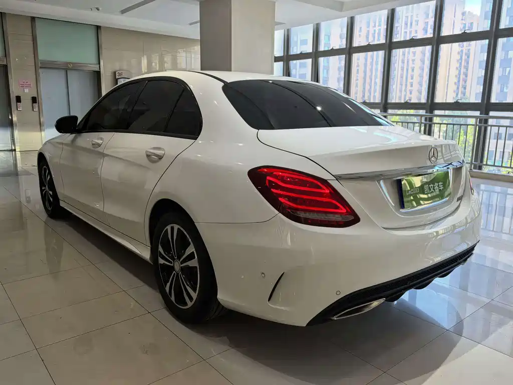 Mercedes-Benz C-Class — миниатюра 13