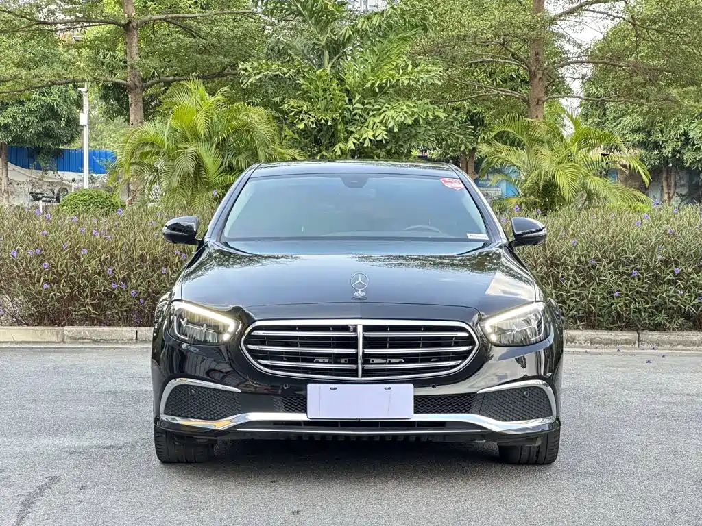 Mercedes-Benz E-Class — миниатюра 2