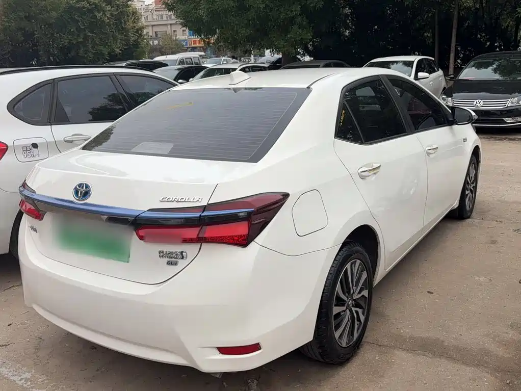 Toyota Corolla Hybrid — миниатюра 5