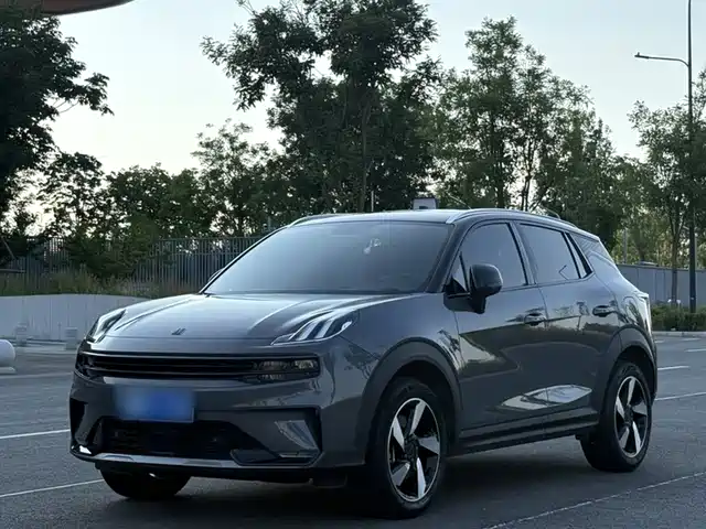 2021 Lynk & Co 06