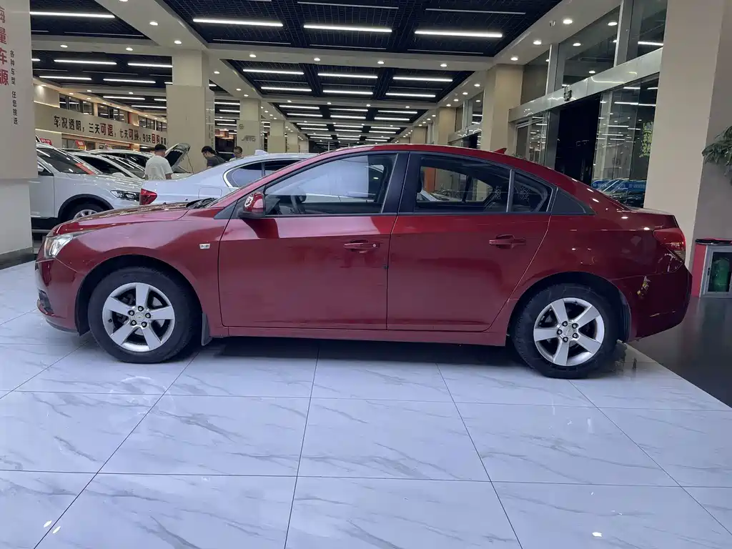 Chevrolet Cruze — миниатюра 12