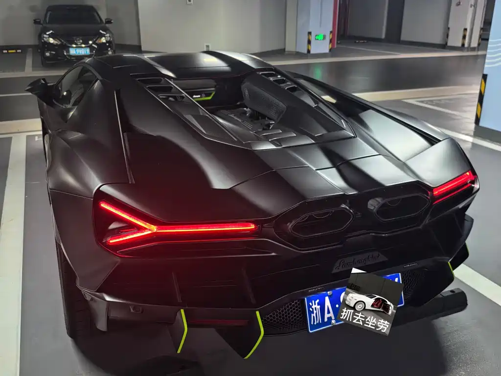 Lamborghini Revuelto — миниатюра 2