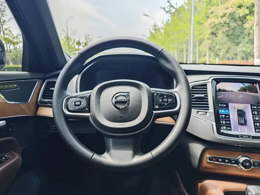 Volvo XC90 — миниатюра 7