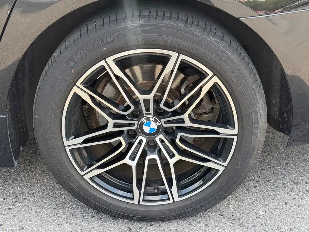 BMW 5 Series — миниатюра 15