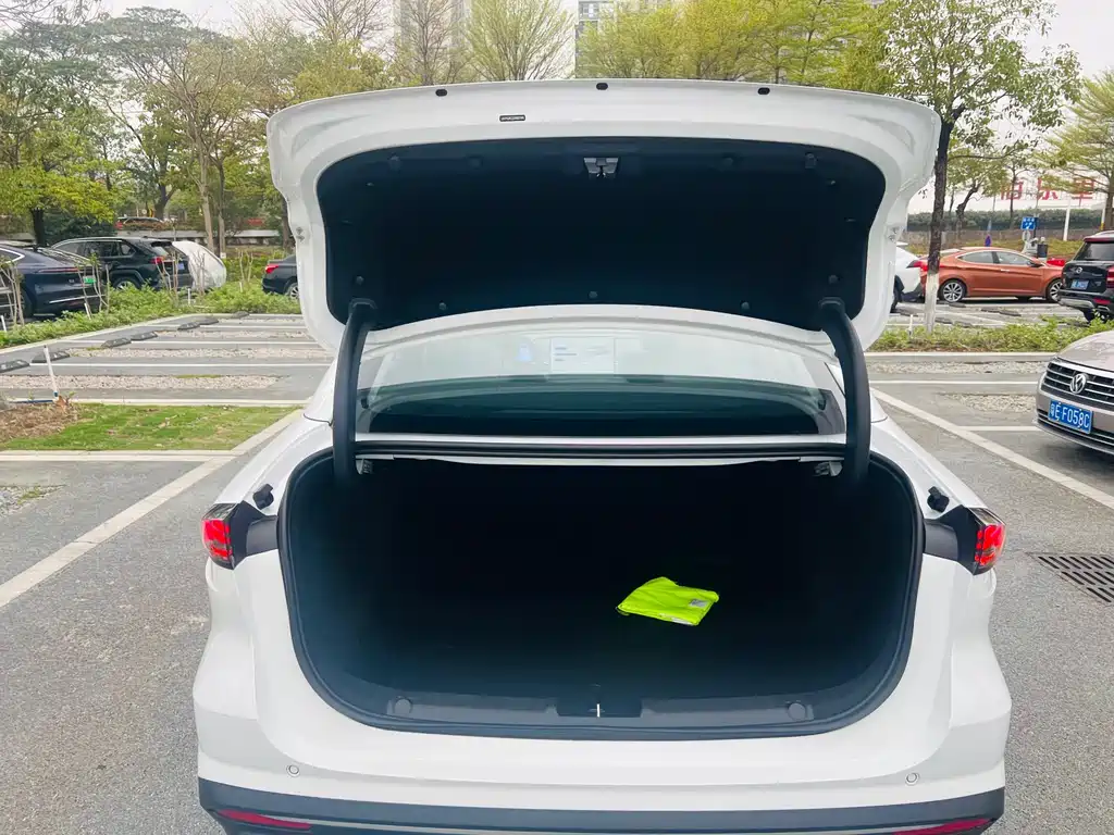 GEELY GALAXY GALAXY L6