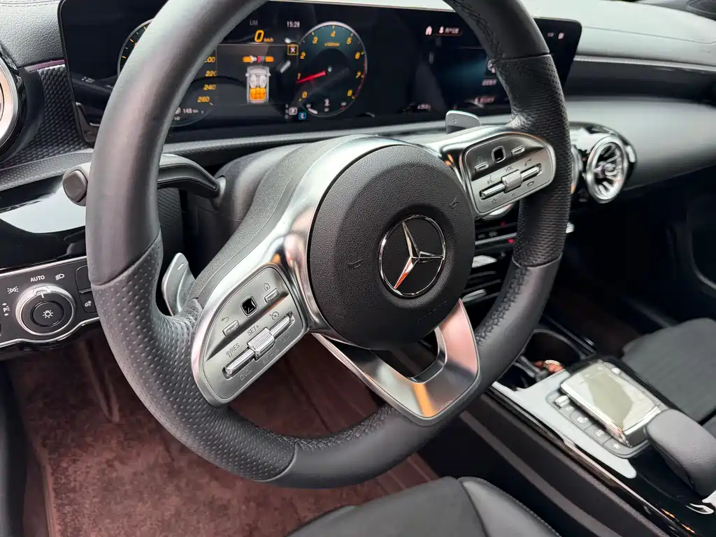 MERCEDES-BENZ A CLASS