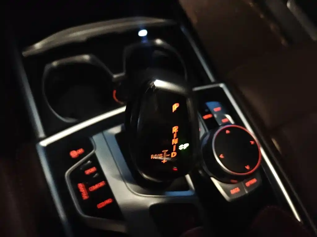 BMW 7 Series — миниатюра 7
