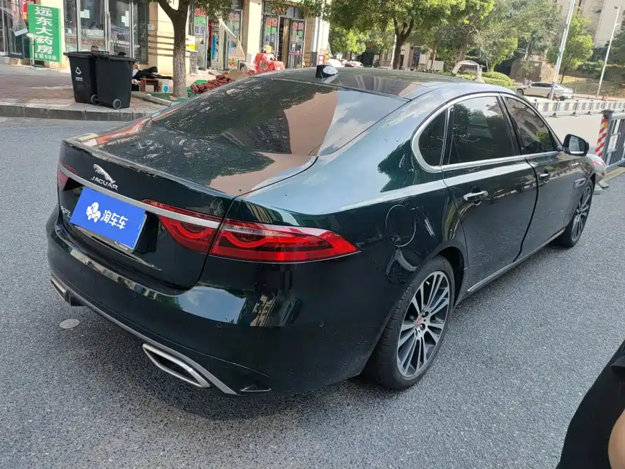 Jaguar XFL — миниатюра 3
