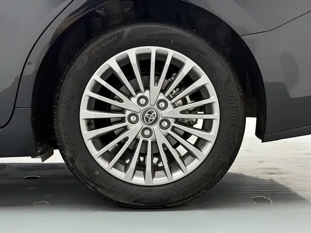 Toyota Camry — миниатюра 19