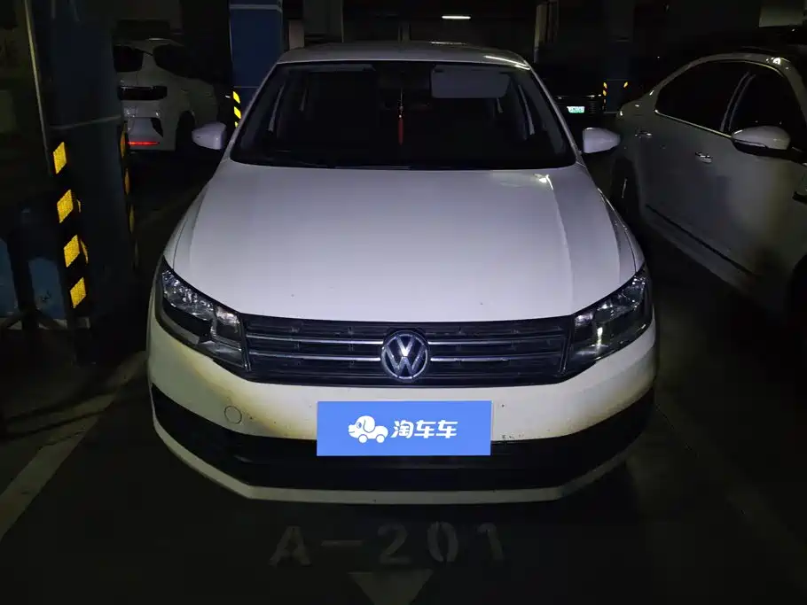 Volkswagen Santana — миниатюра 2