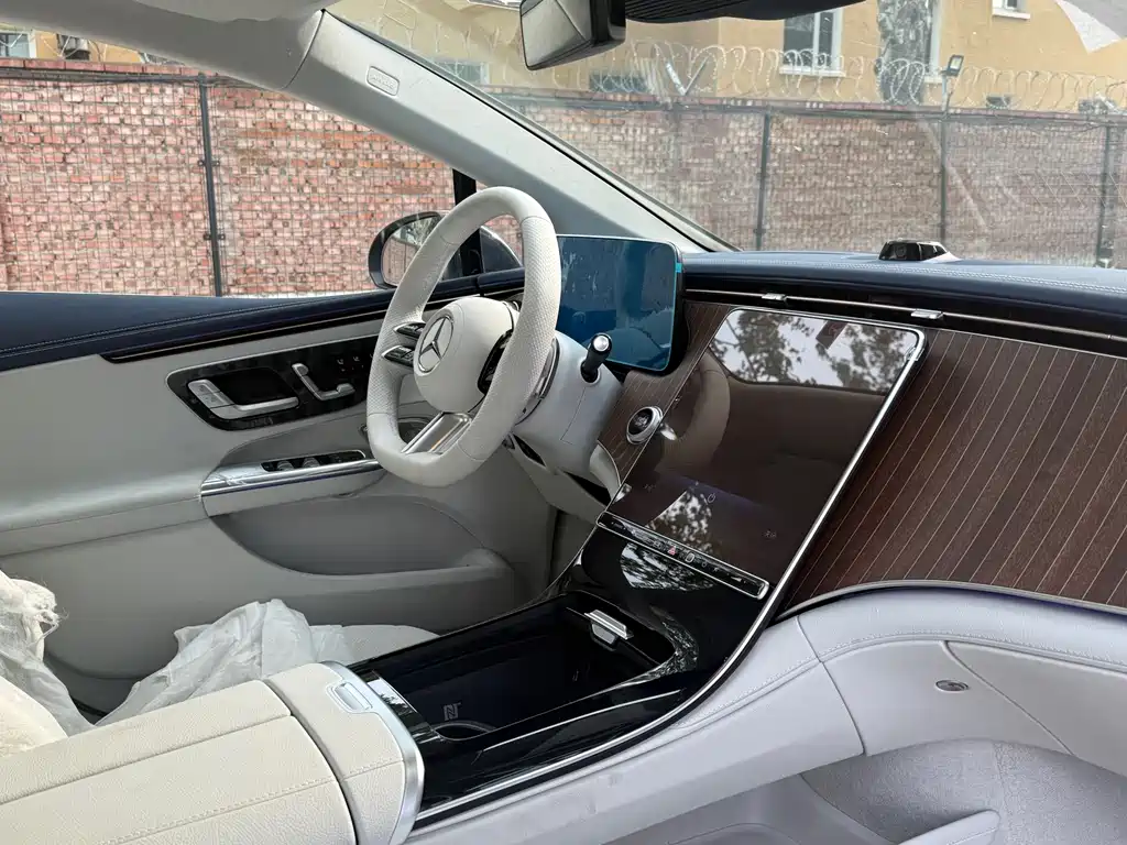 Mercedes-Benz EQE 2025 500 4MATIC Luxury