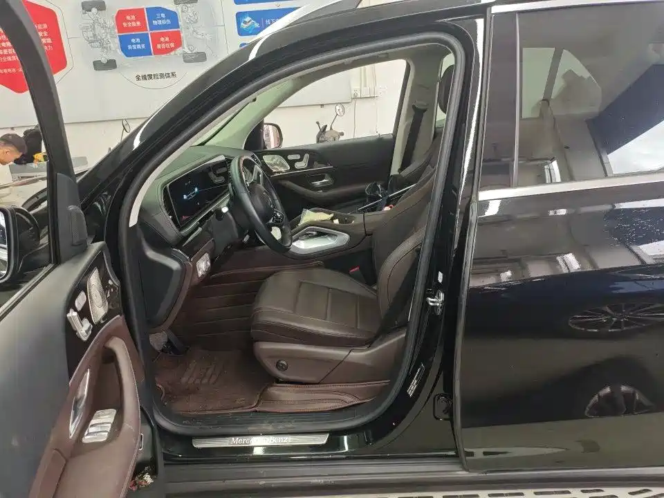 Mercedes-Benz GLE (Import) — миниатюра 4