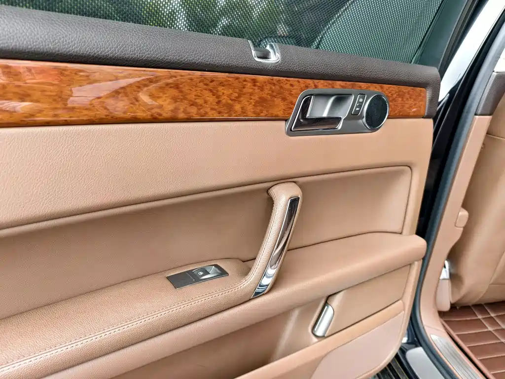 Volkswagen Phaeton — миниатюра 23