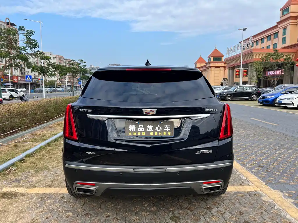 CADILLAC XT5