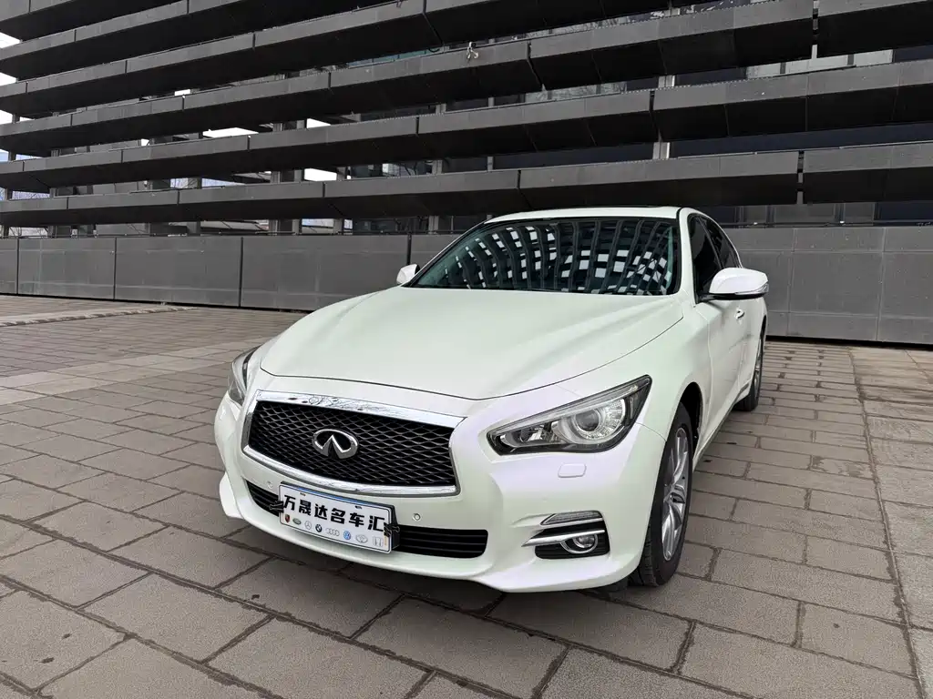 INFINITI Q50L