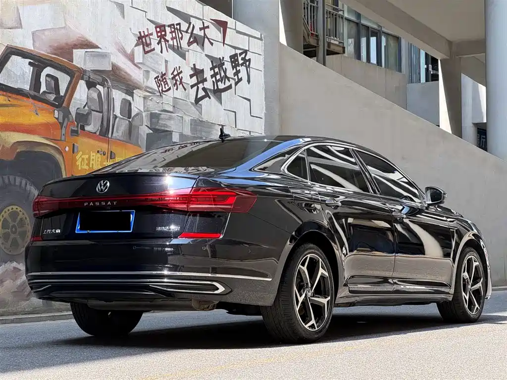 Volkswagen Passat 2023 330TSI Luxury