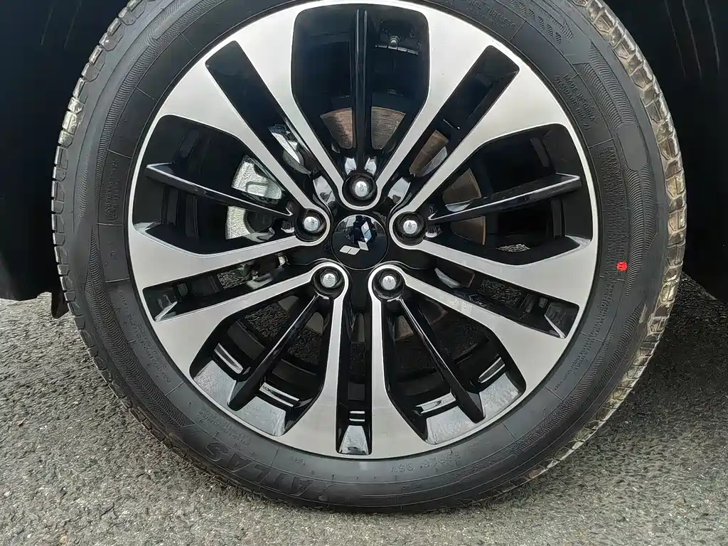 Wuling Xingguang 560 New Energy — миниатюра 17