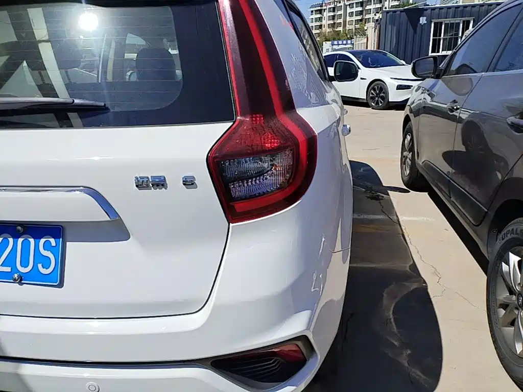 Geely Vision X6 — миниатюра 8