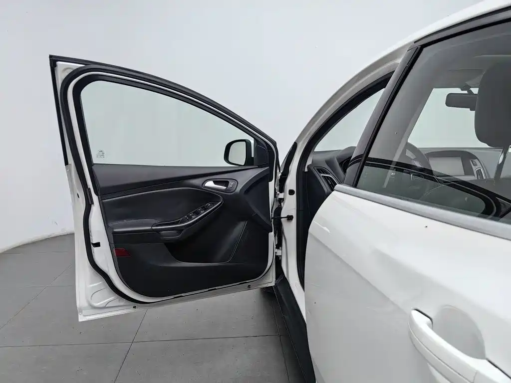 Ford Focus — миниатюра 8
