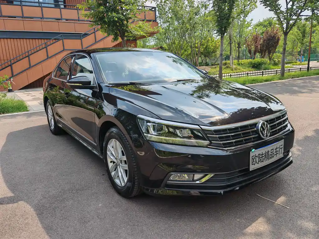 Volkswagen Passat 2015 1.8TSI AT