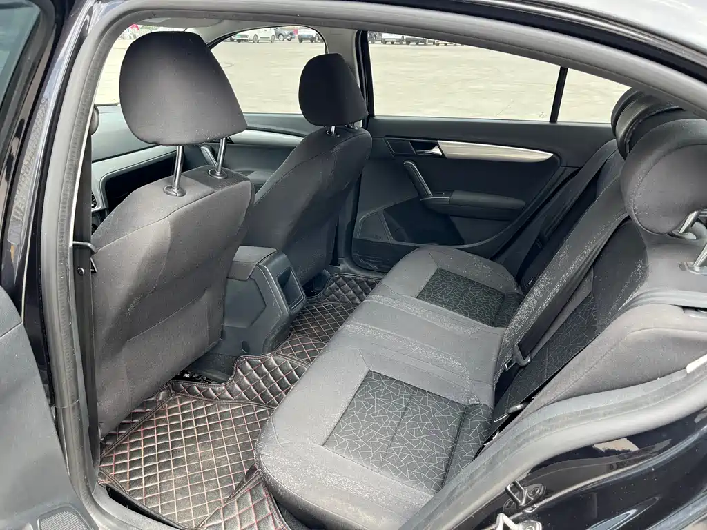 Volkswagen Lavida 2013 1.6L MT