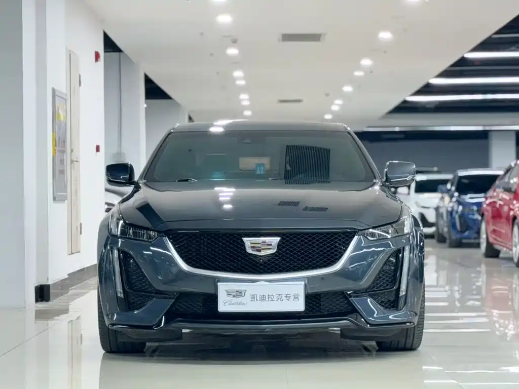 Cadillac CT5 2023 28T