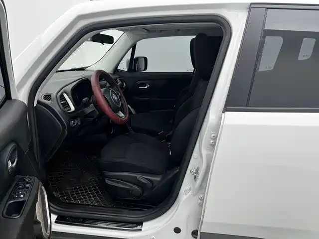 Jeep Renegade — миниатюра 9