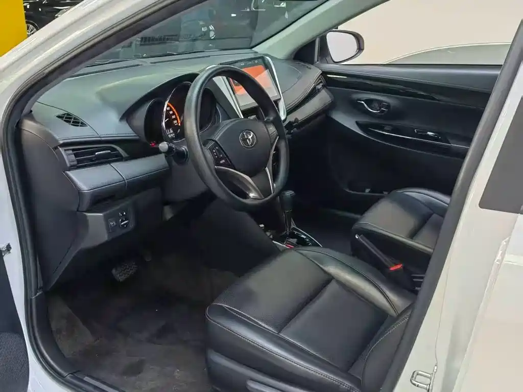 TOYOTA YARIS L ZHIXUAN