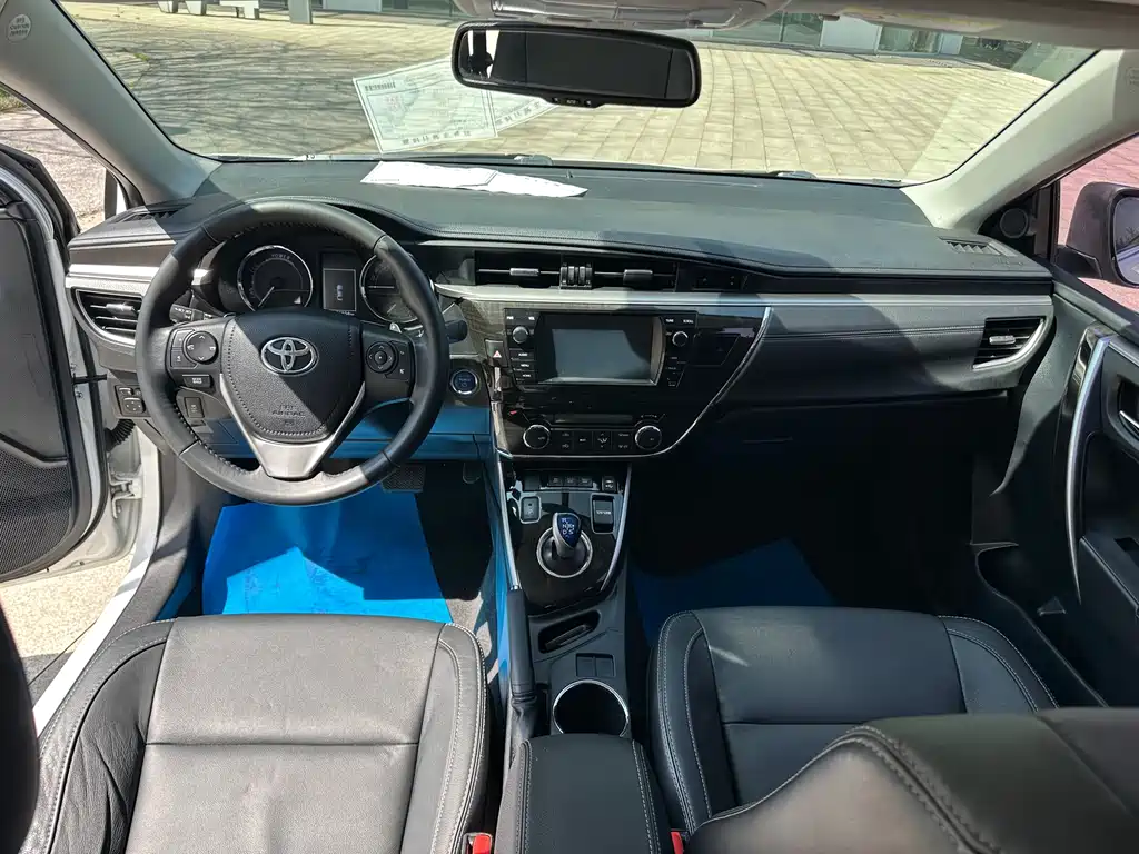 Toyota Corolla 2016 1.8L E-CVT Luxury
