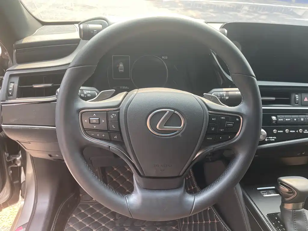 Lexus ES 2022 300h