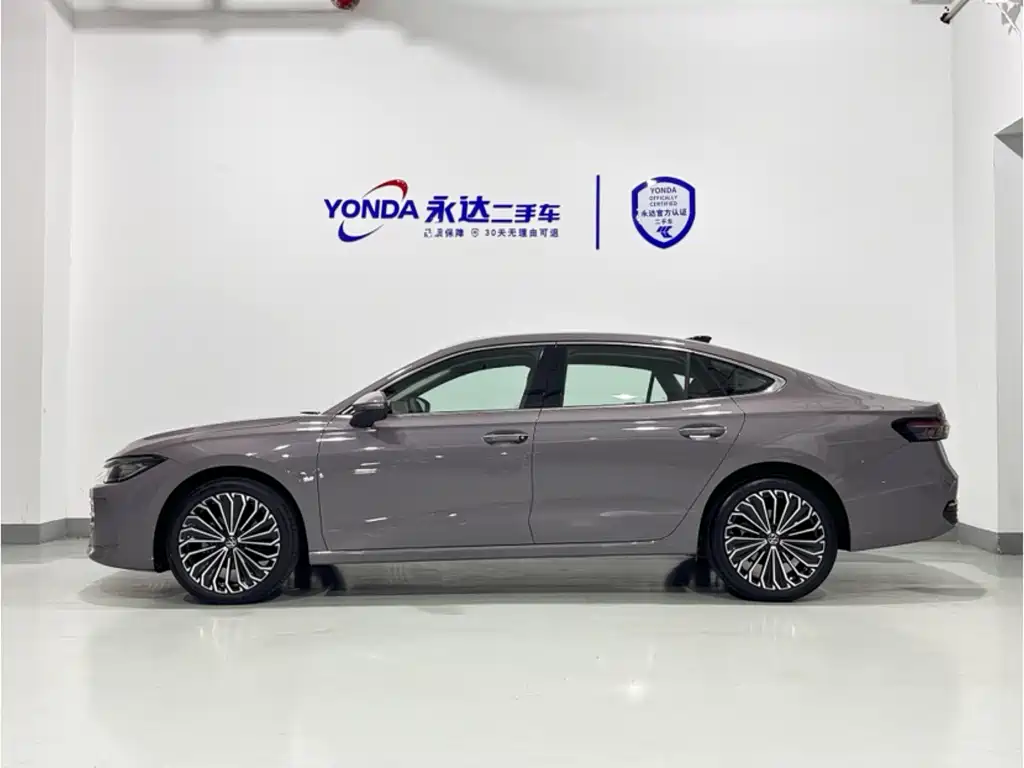 Volkswagen Passat 2025 Pro 380TSI