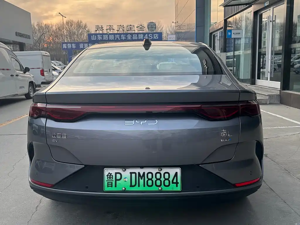 BYD QIN L