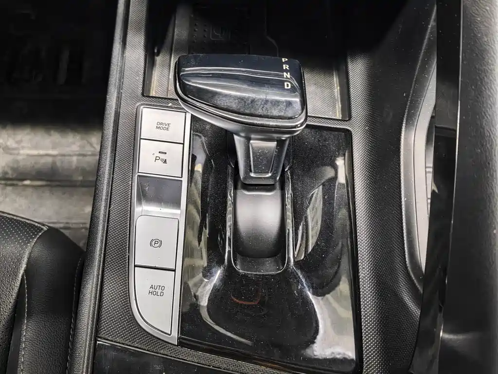 Hyundai Elantra — миниатюра 6