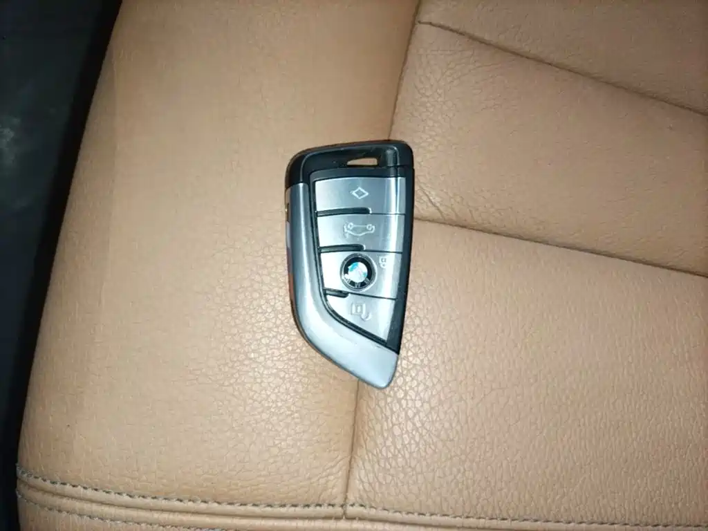 BMW 5 Series — миниатюра 9